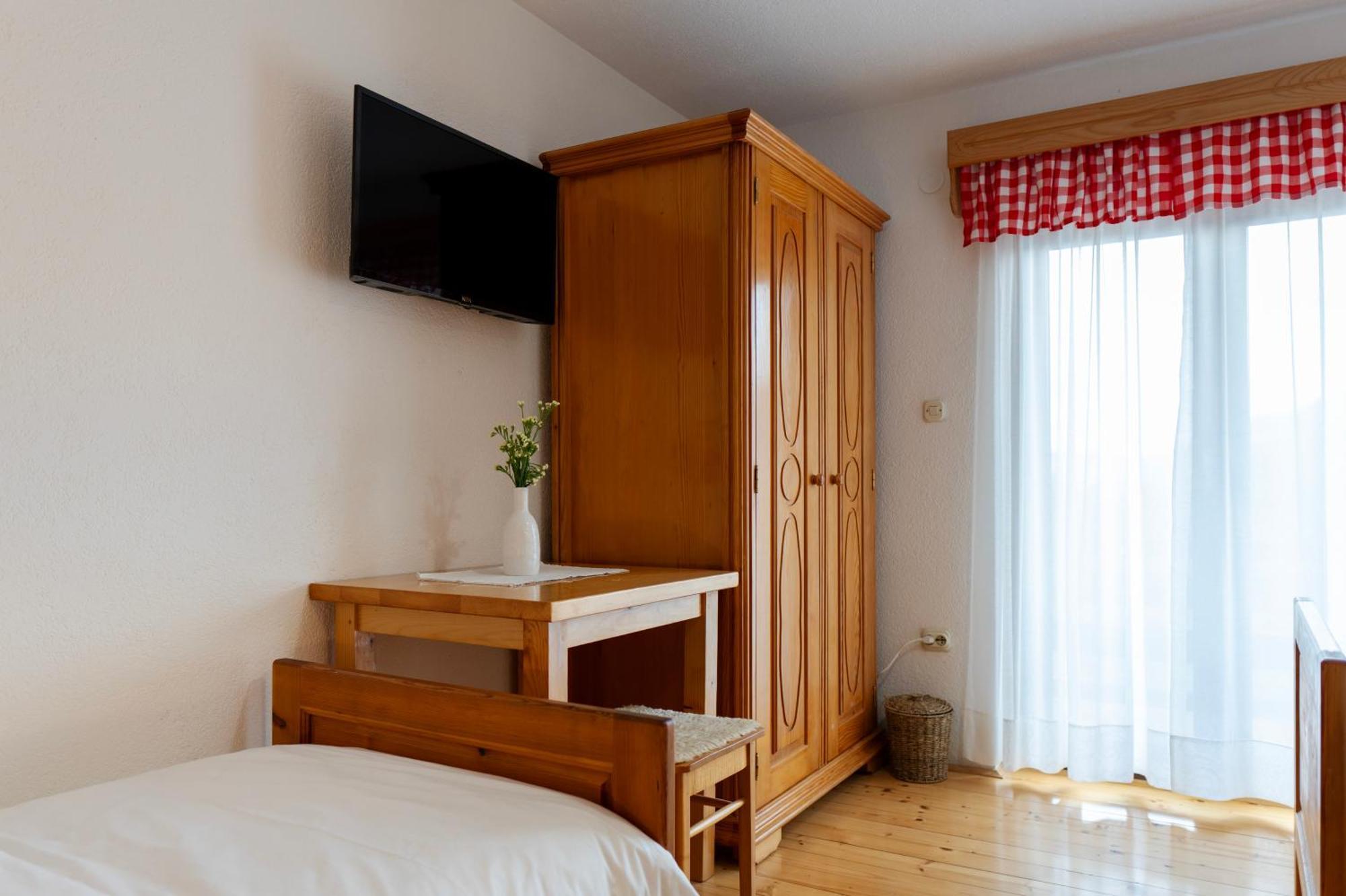 Guest Accommodation Butina Kuterevo Pokoj fotografie