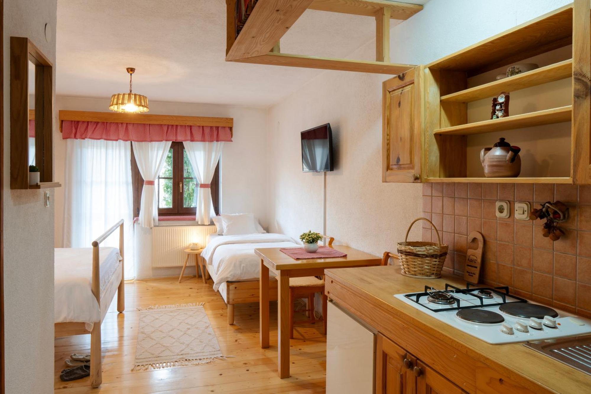 Guest Accommodation Butina Kuterevo Pokoj fotografie